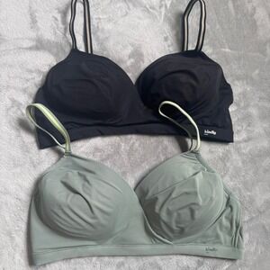 Kindly 2-pack sports bra in green and black